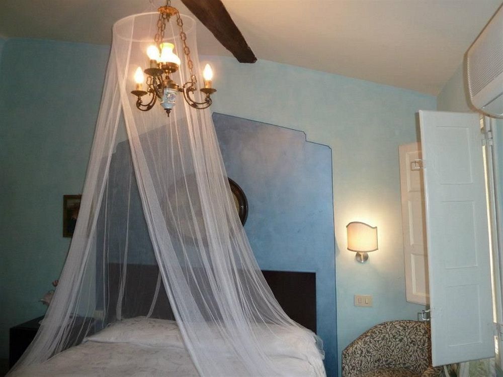 Antica Residenza Santa Chiara -City Center لوكا المظهر الخارجي الصورة